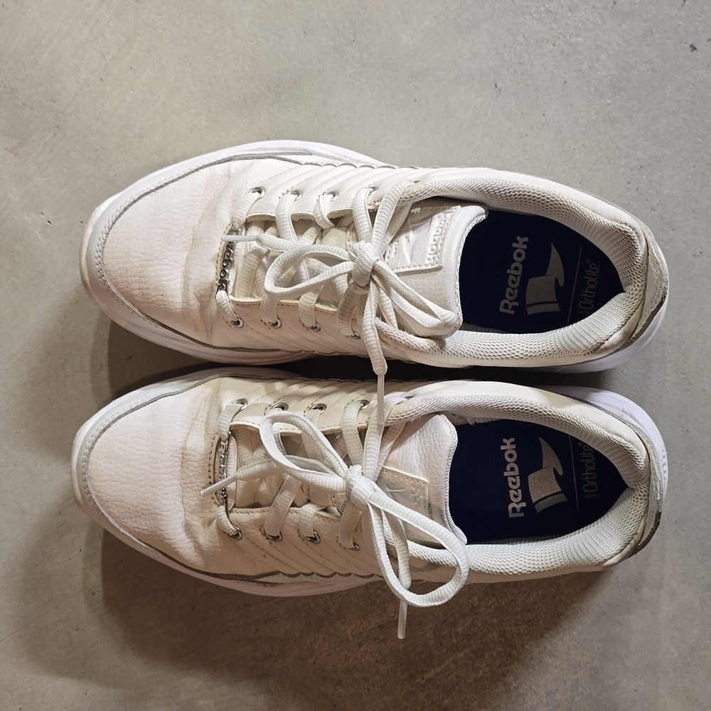 White Reebok ortho light shoes 8